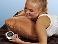; Funk-Wecker mit zwei Weckzeiten, Thermometer, Hygrometer, Timer mit Licht- und Vibrations-Alarm 